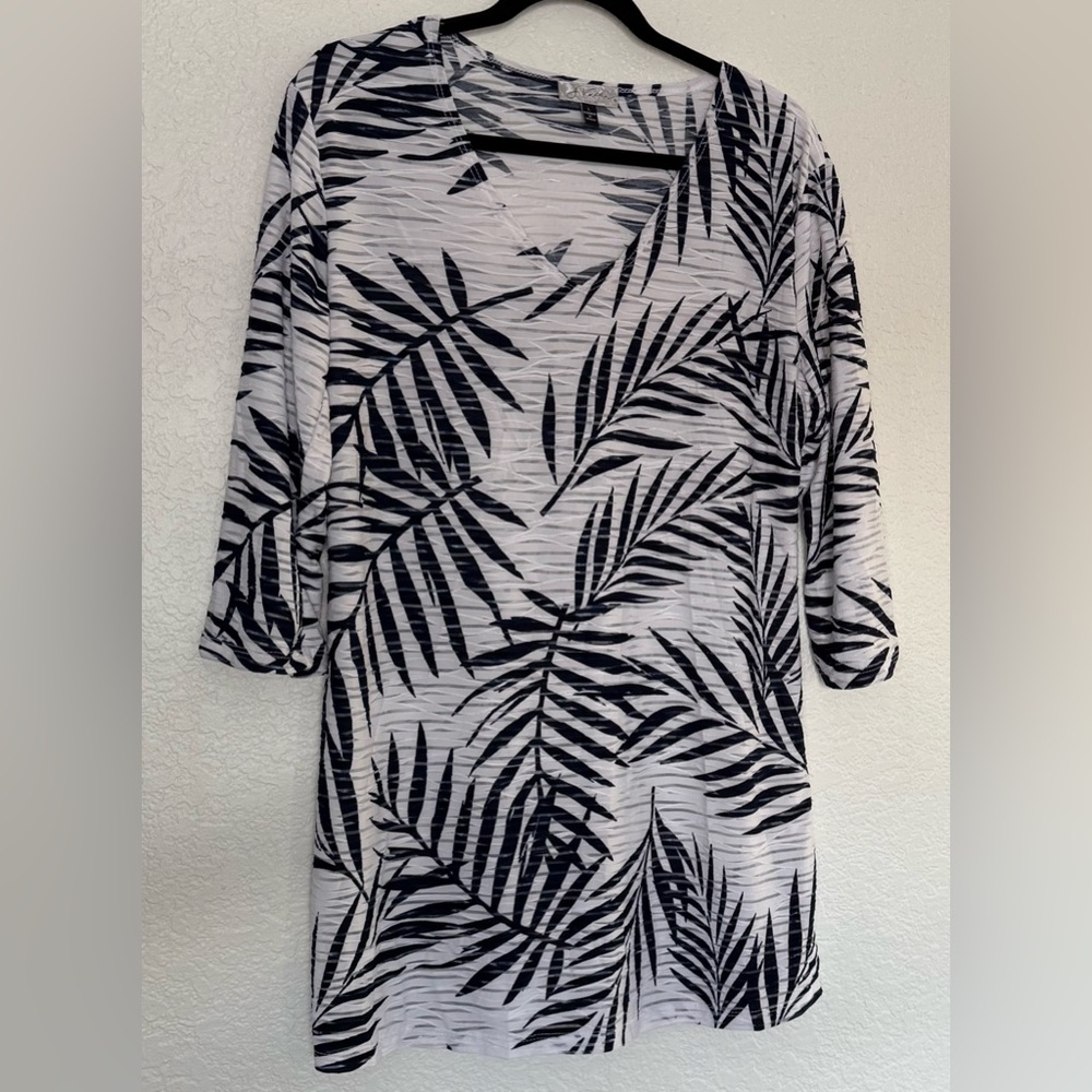 J Valdi V Neck Navy and White Leaf Print Beach Cover Up Size L